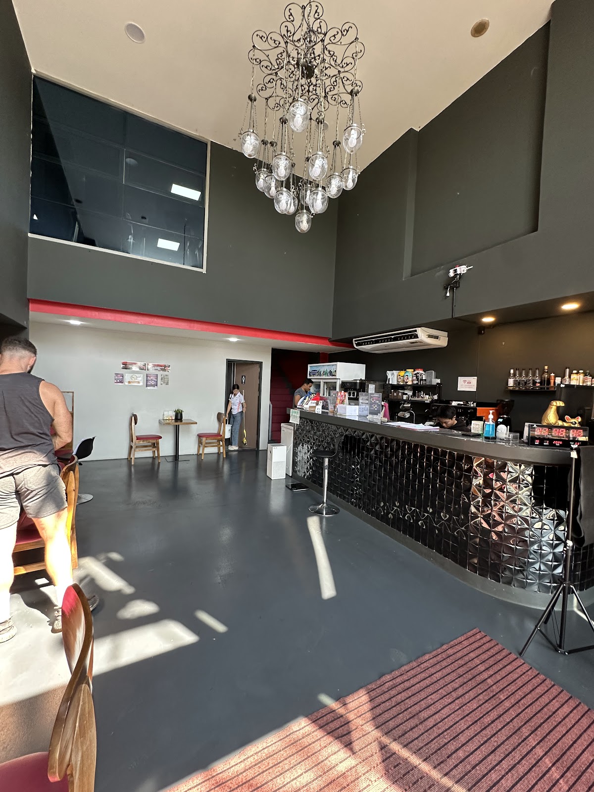 Apex Fitness Chiangmai - ฟิตเนสย่านสถานีรถไฟเชียงใหม่ photo 4