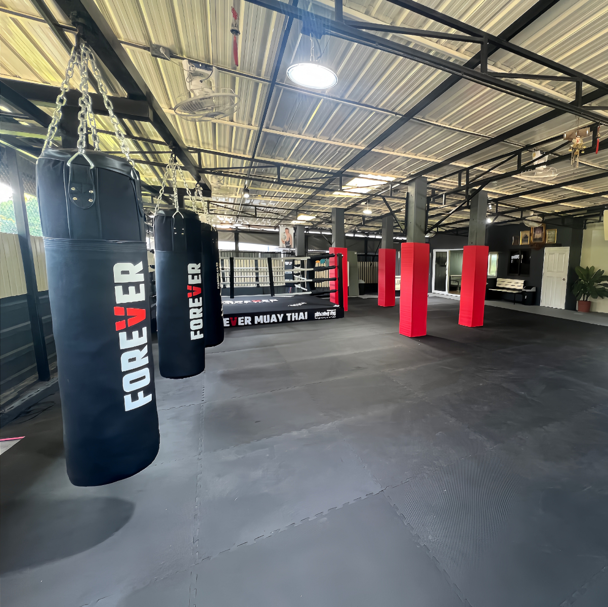 FOREVER MUAY THAI