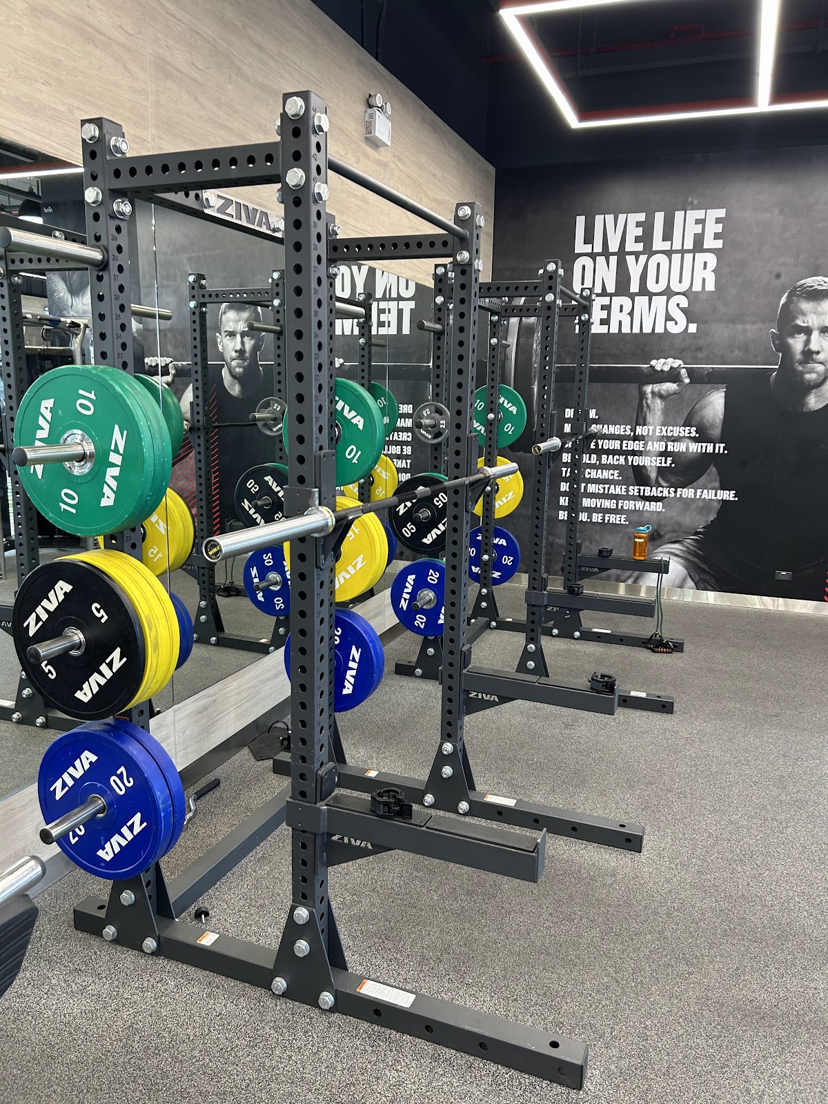 Jetts 24 Hour Fitness - Index Living Mall Chiang Mai