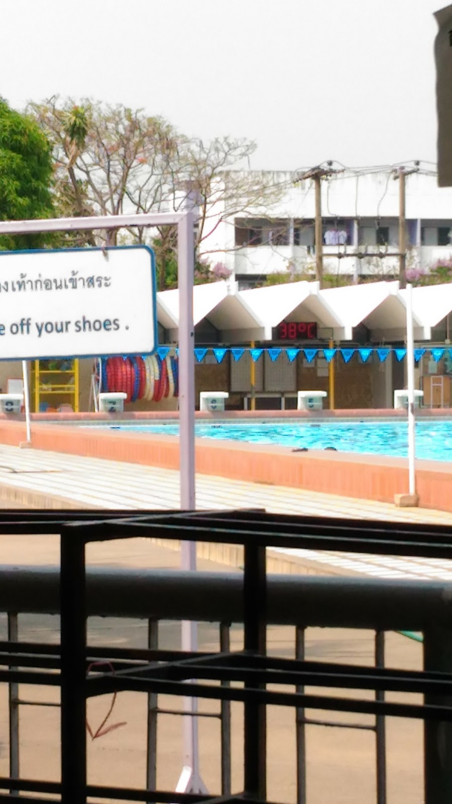 Rujirawong Swimming Pool