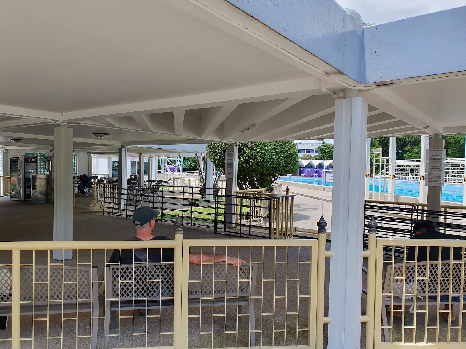 Rujirawong Swimming Pool